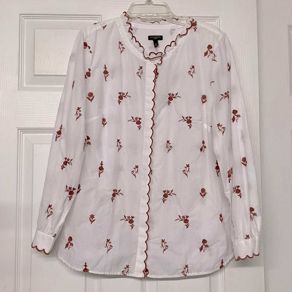 Talbots Embroidered Floral Button Front Scalloped Edge Top Sz MP